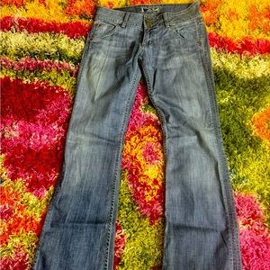 Hudson boot cut jeans 👖❤️